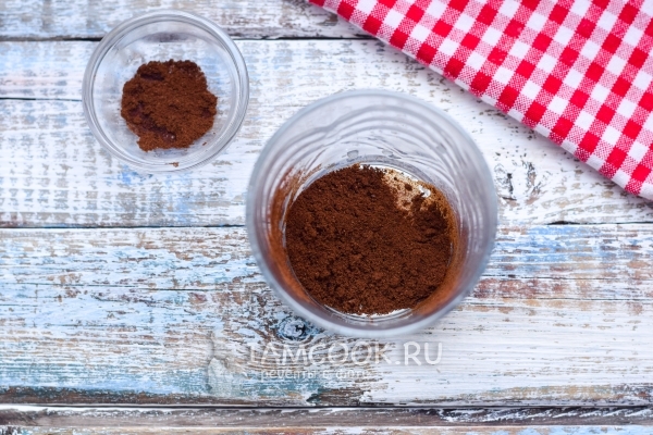 Отмерить необходимое количество кофе