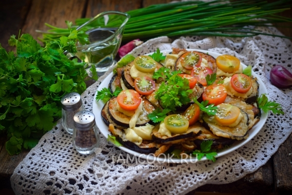 Рецепт баклажанов в кляре с помидорами и чесноком