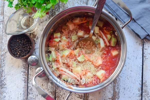 Добавить рис и воду