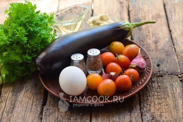 Ингредиенты для баклажанов в кляре с помидорами и чесноком