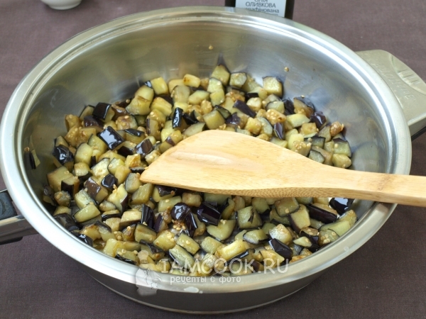 Обжарить баклажаны
