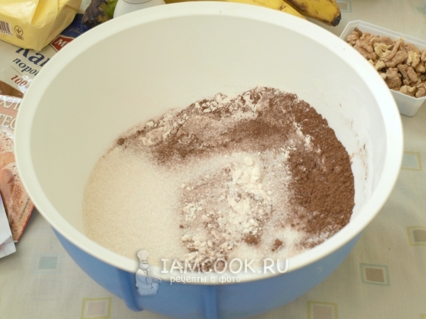 Смешать сухие ингредиенты