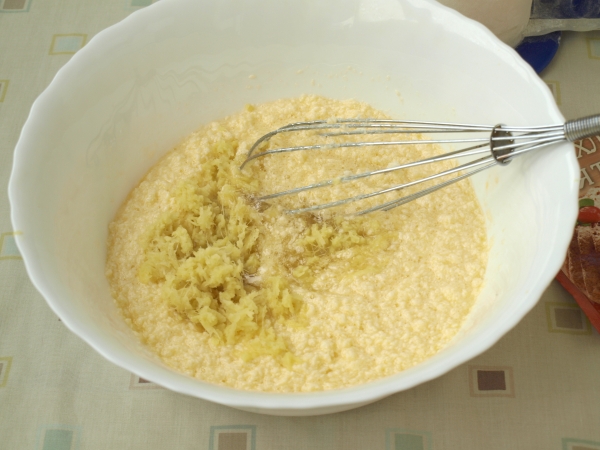 Положить мед и имбирь