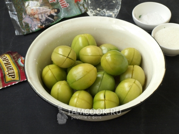 Сделать на помидорах надрезы