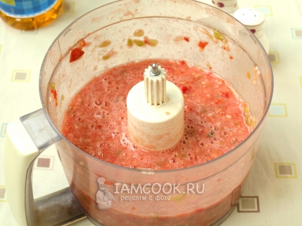 Измельчить овощи в комбайне