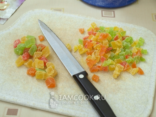 Порезать цукаты