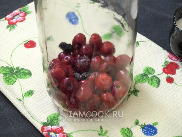 Слить воду с банки