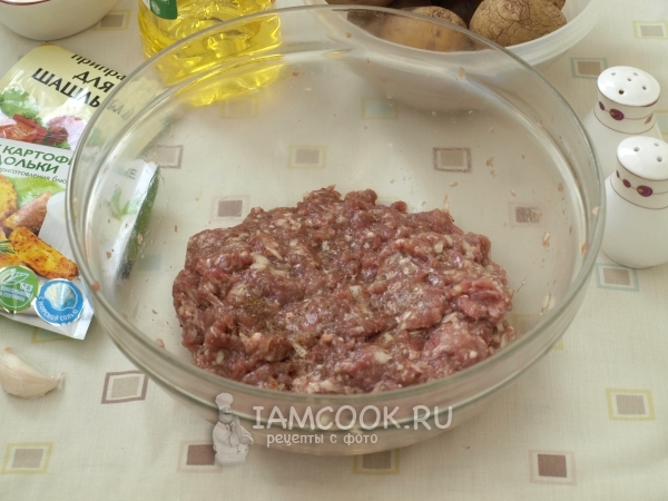 Размешать фарш