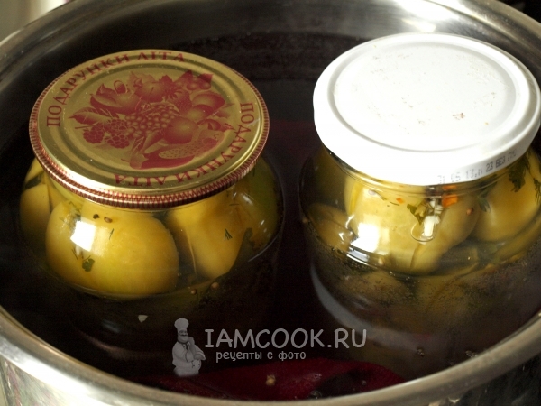 Простерилизовать банки с помидорами