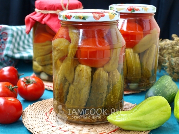 Фото маринованного ассорти из огурцов и помидоров на зиму