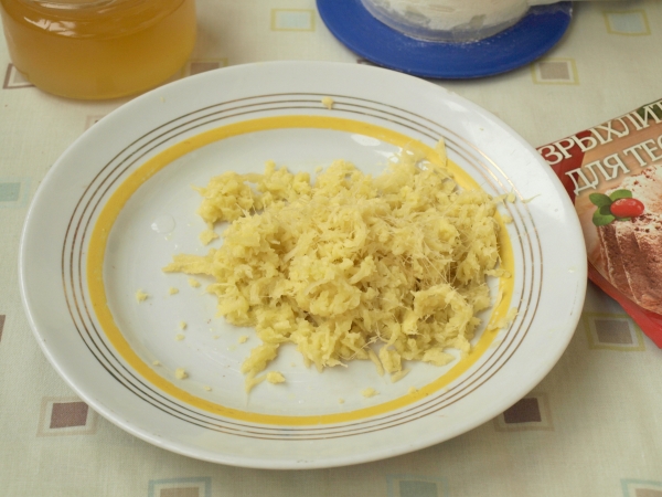 Натереть имбирь