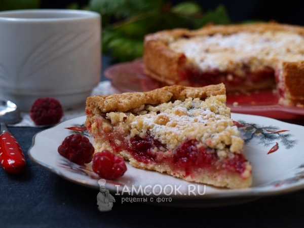 Пирог из песочного теста с малиной