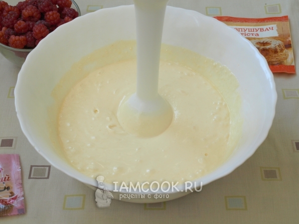 Измельчить творожную массу