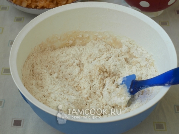 Всыпать муку