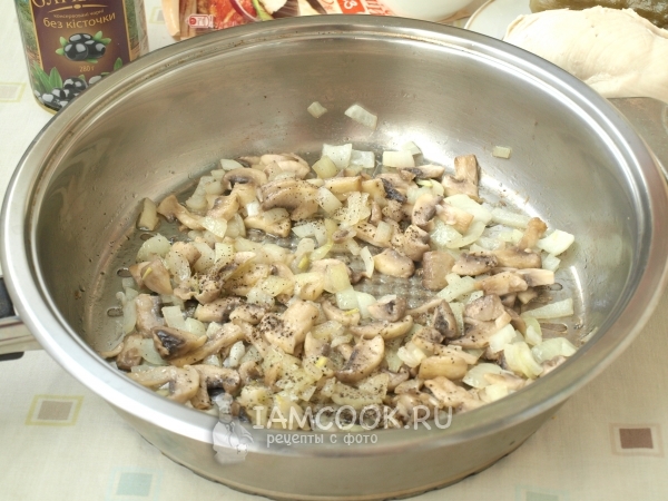 Пожарить лук с грибами