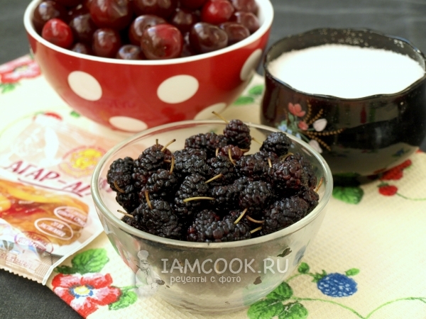 Ингредиенты для джема из вишни и шелковицы