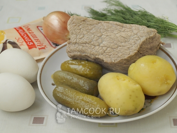 Ингредиенты для салата «Рождественский венок» с говядиной