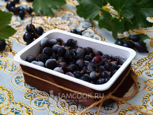 Замороженная чёрная смородина на зиму