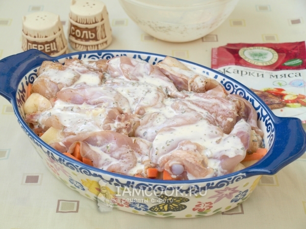 Залить мясо сметаной