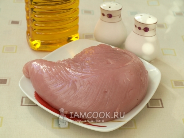 Ингредиенты для жареной индейки на сковороде кусочками