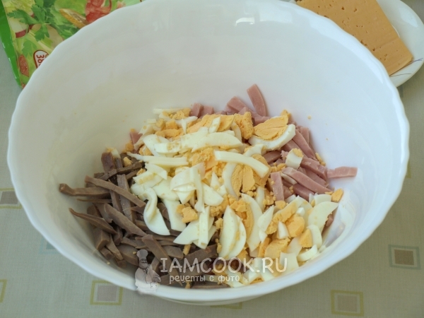 Добавить яйцо