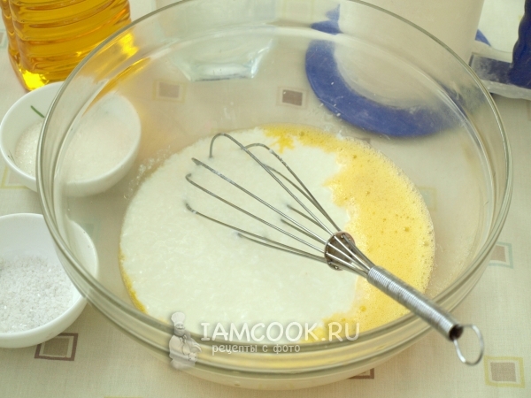 Влить молоко