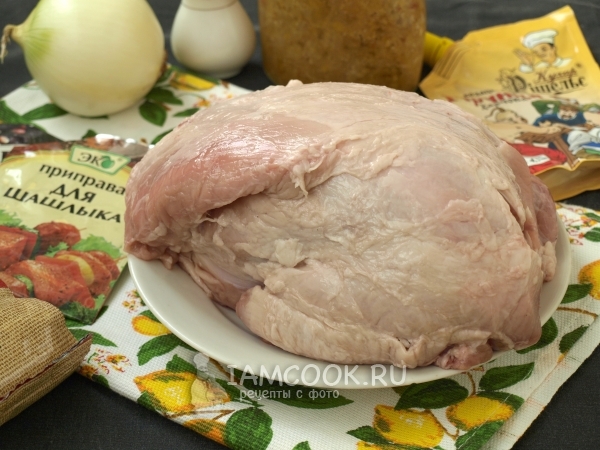 Ингредиенты для шашлыка из свинины на мангале