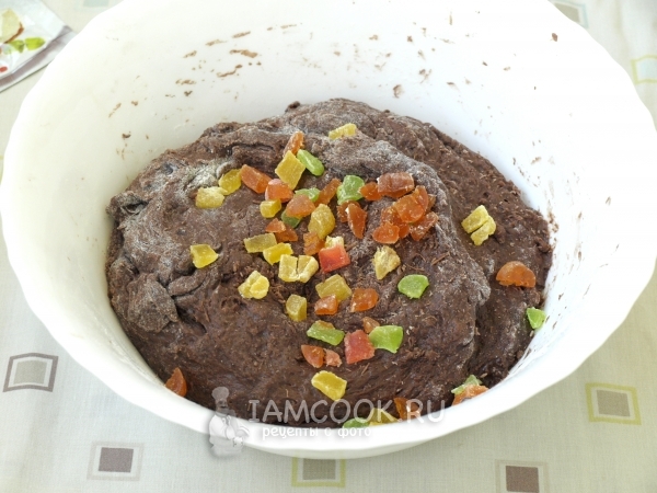 Положить цукаты