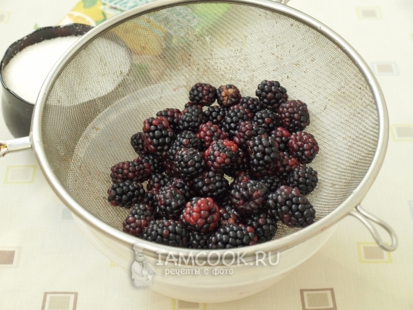 Помыть ягоды