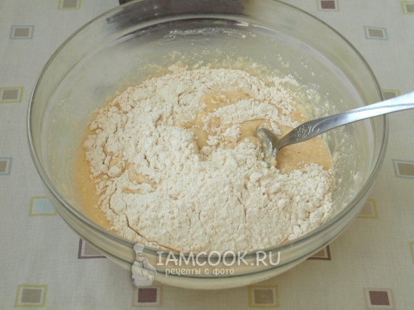 Всыпать муку