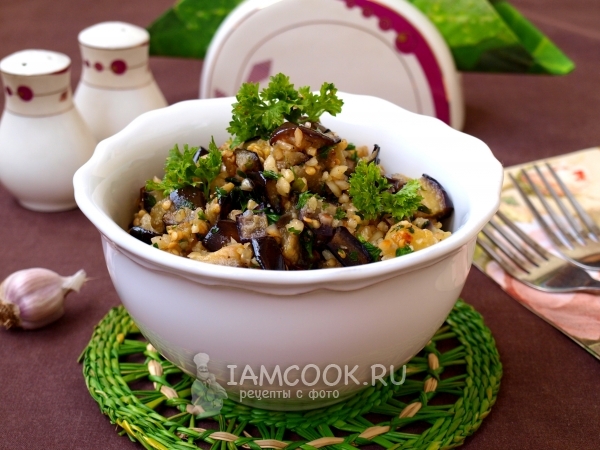 Фото закуски из баклажанов с арахисом и чесноком