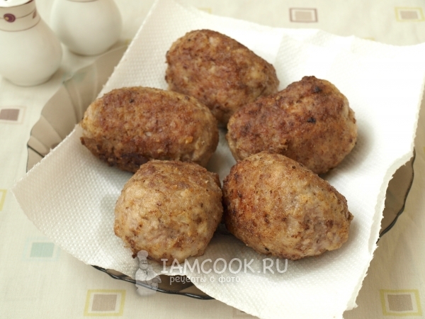 Готовые котлеты с яйцом внутри (фаршированные яйцом)