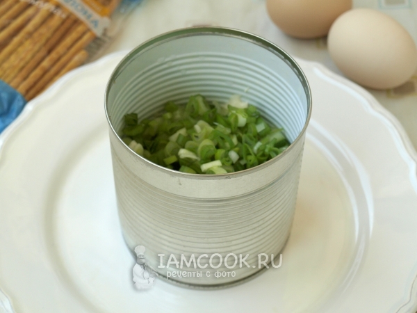 Посыпать зеленым луком