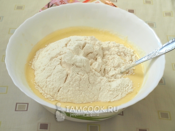 Всыпать муку