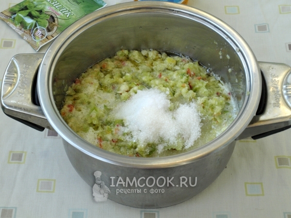 Добавить масло, соль и сахар