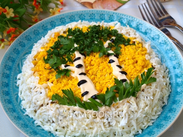 Рецепт салата «Березка» с куриным филе и огурцами