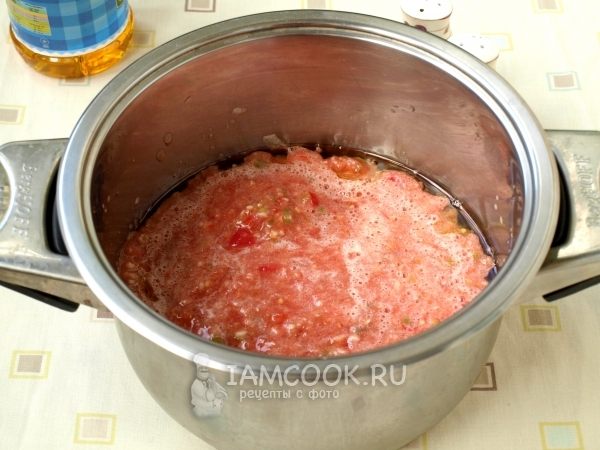 Влить масло