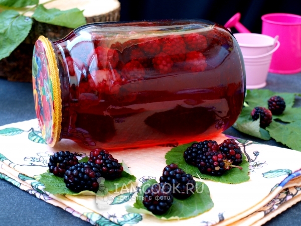 Фото компота из ежевики на зиму