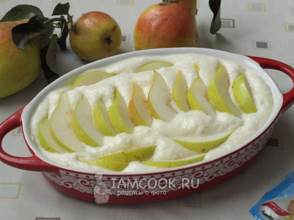 Положить груши на тесто