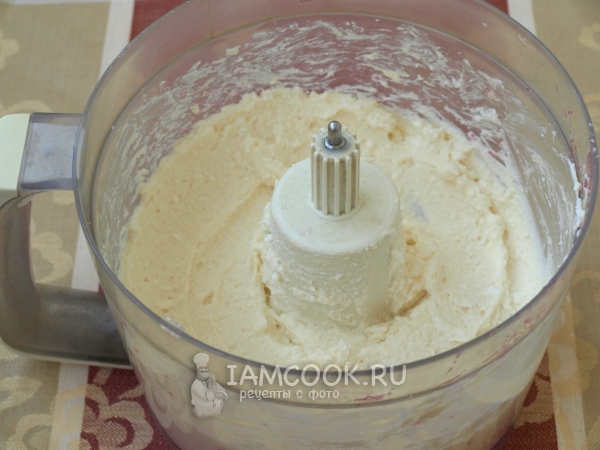 Взбить творожную массу