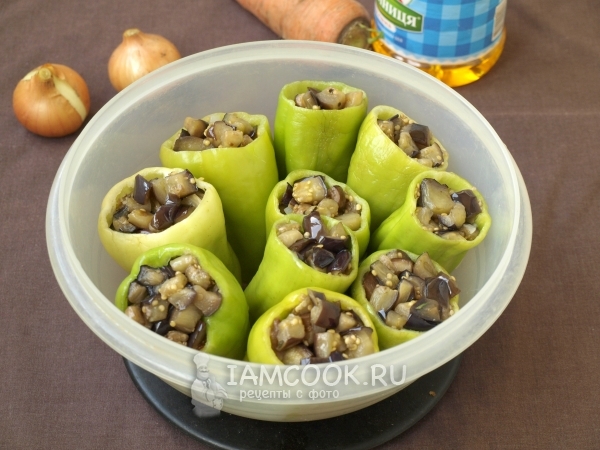 Нафаршировать перцы баклажанами