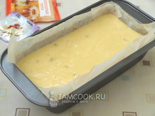 Перелить тесто в форму
