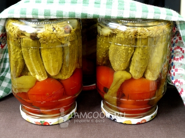 Закрыть банки крышками и перевернуть