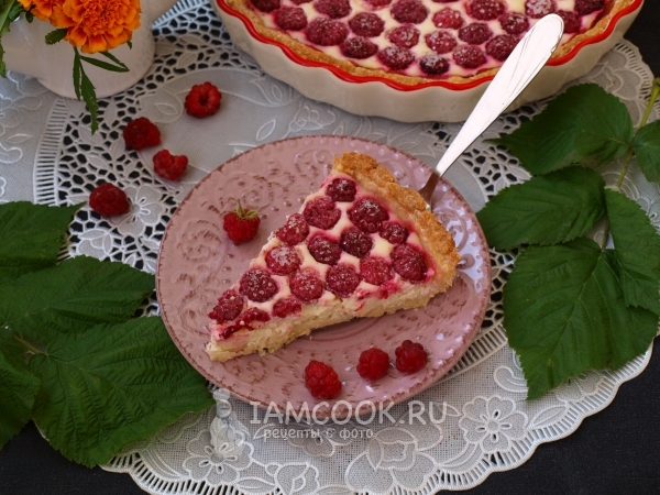 Фото пирога с малиной и творогом