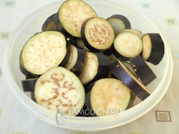 Порезать баклажаны