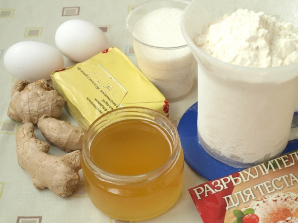 Ингредиенты для имбирного печенья со свежим имбирем
