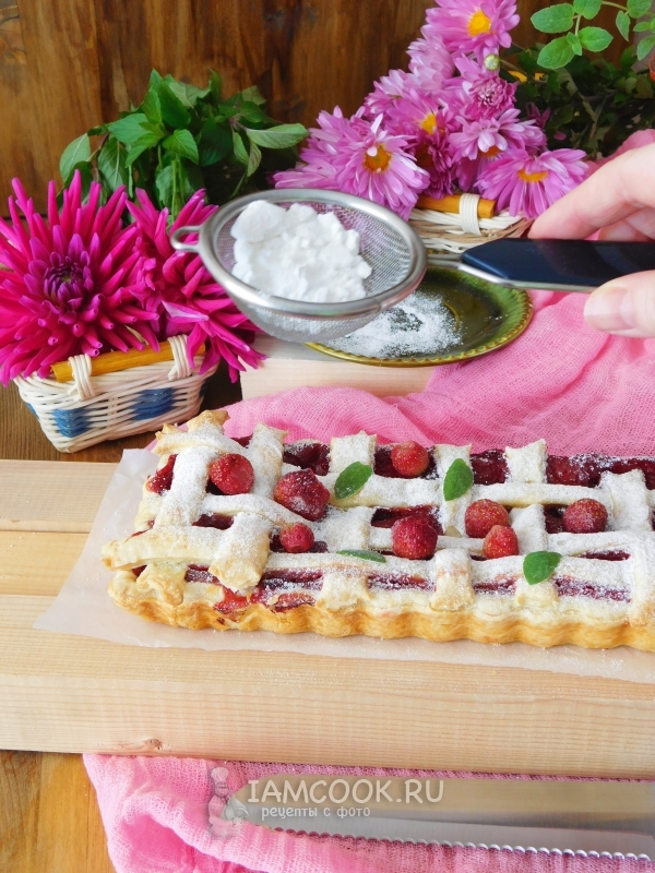 Посыпать сахарной пудрой