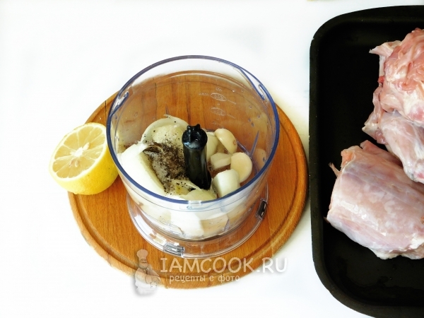 Соединить лук с чесноком