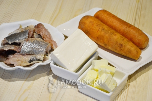 Ингредиенты для паштета из сельди с морковью и плавленным сыром