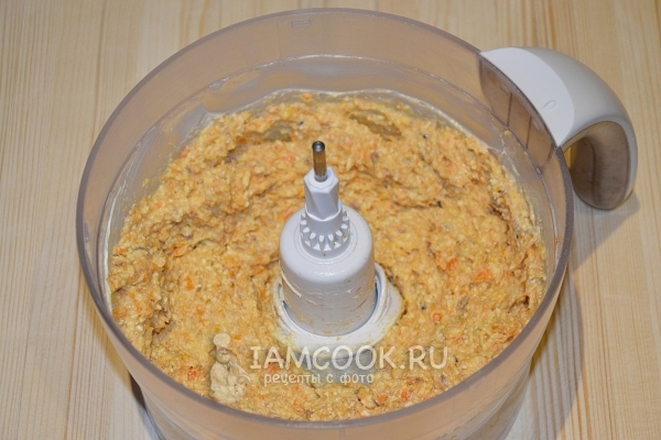 Измельчить ингредиенты в блендере